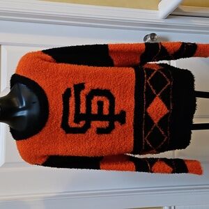 GENUINE MERCHANDISE Orange and Black San Francisco GIANTS Sweater with Logo- M